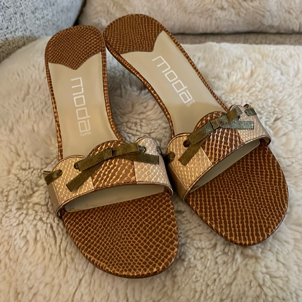 Moda brand, taupe heel, 9 M